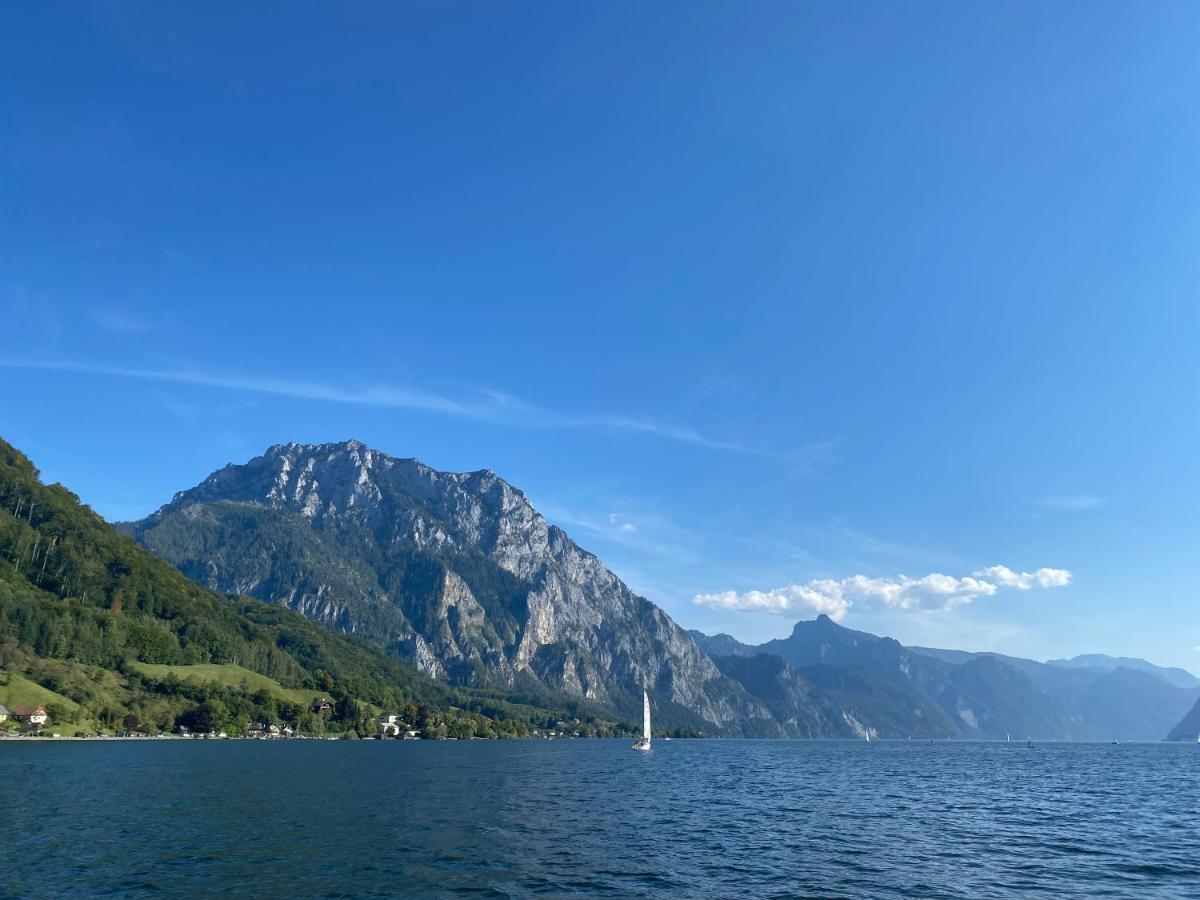 Ferienhaeuschen Am Traunsee Mit Tretboot Zur Freien Nutzung Am Badeplatz Altmünster Exteriör bild