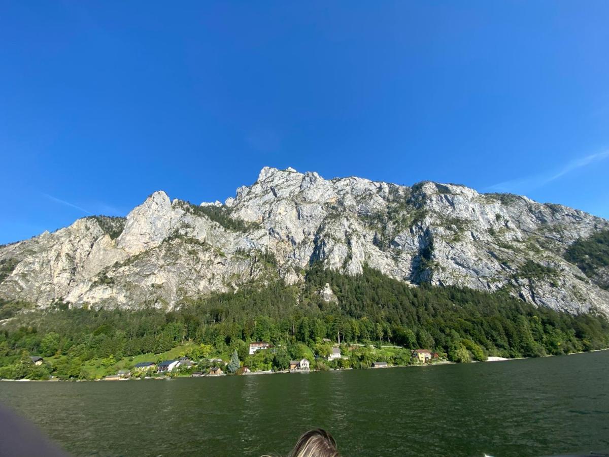 Ferienhaeuschen Am Traunsee Mit Tretboot Zur Freien Nutzung Am Badeplatz Altmünster Exteriör bild