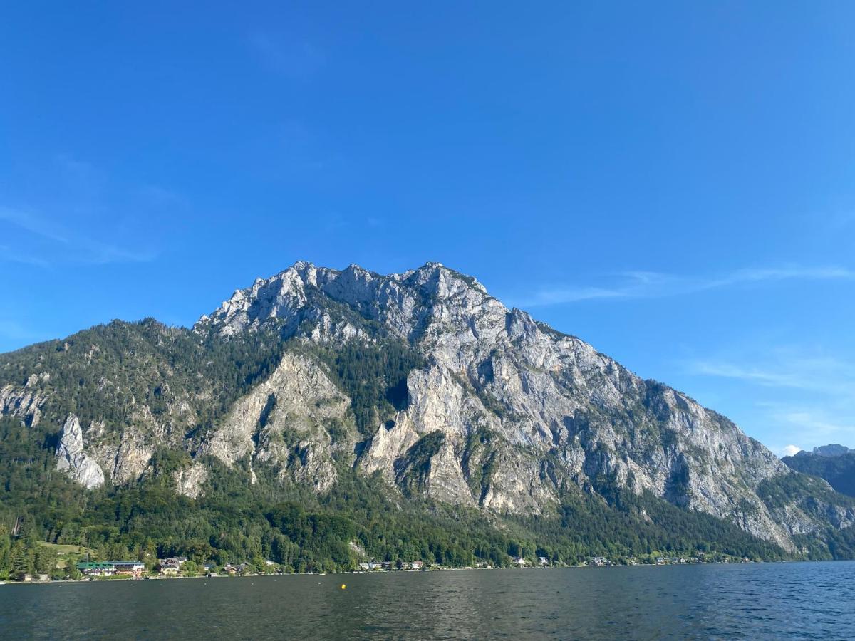 Ferienhaeuschen Am Traunsee Mit Tretboot Zur Freien Nutzung Am Badeplatz Altmünster Exteriör bild