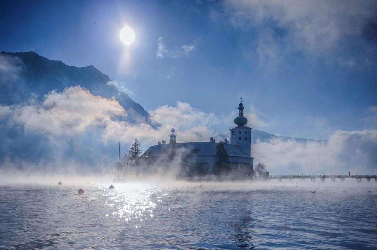Ferienhaeuschen Am Traunsee Mit Tretboot Zur Freien Nutzung Am Badeplatz Altmünster Exteriör bild